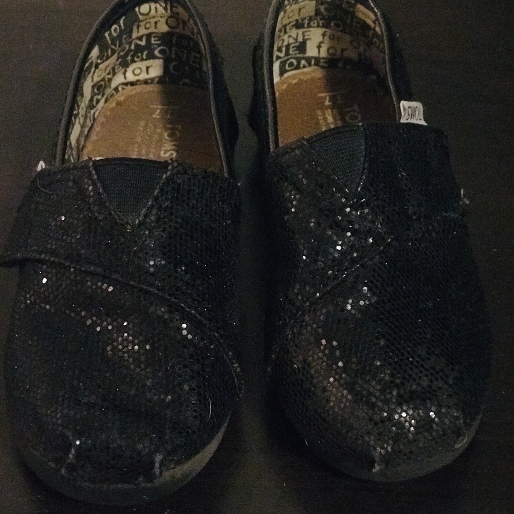 Toms - Picture 2 of 3